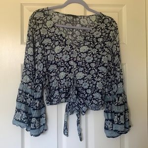 American Eagle tie front blouse